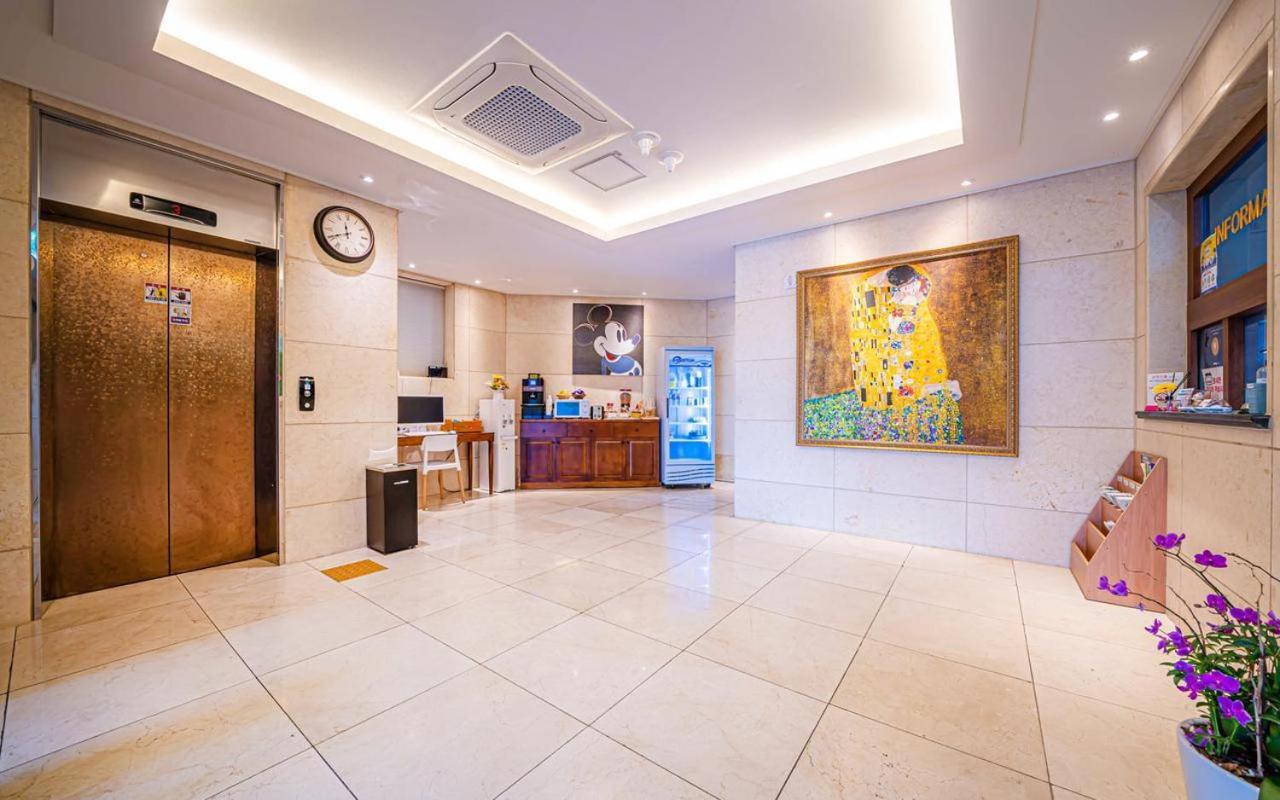 Hotel Momo Busan Bagian luar foto