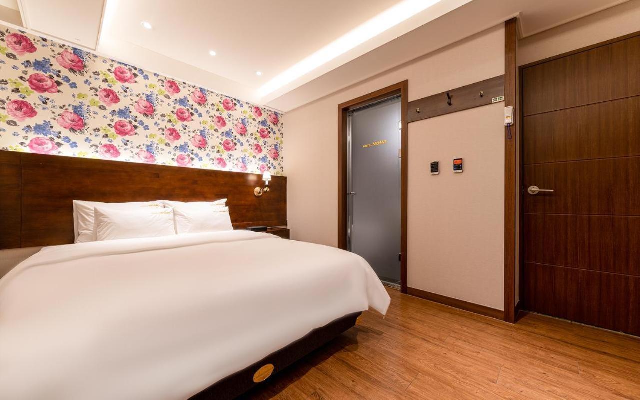Hotel Momo Busan Bagian luar foto